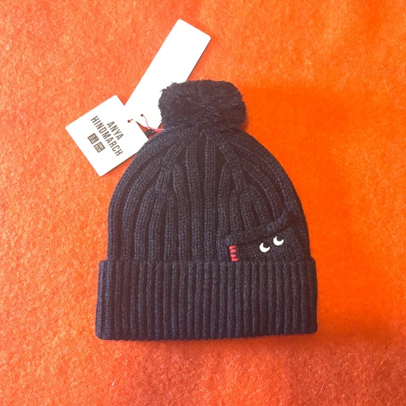 Anya Hindmarch Uniqlo dark grey touch of wool heattech pompom beanie hat NWT - Picture 2 of 8